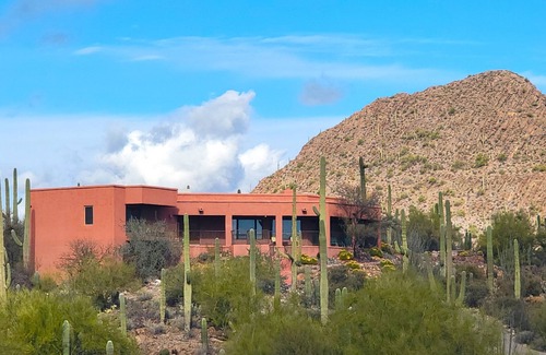 Casas Colina Cabo House | Desert Paradise at Trails End with beautiful desert and mountain views