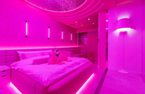 Naka Ward Hotel | Design Hotel W Zip Club