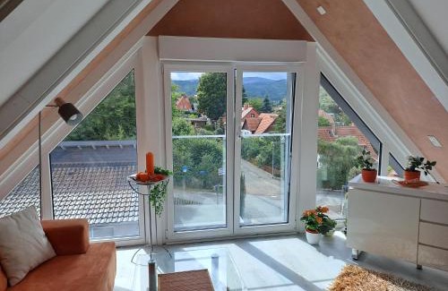 Wernigerode Old Town Apartment | DESIGN-LOFT Brockenblick -Netflix-Smart TV-WLAN-Wallbox-Kaffeevollautomat-Balkon- Panoramaaussicht-Getränke-Pizza-Snacks