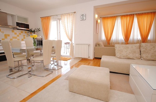 Okrug Gornji Apartment | Designer Apartment 10 meters from the sea
