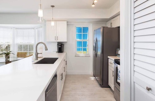 Tavernier Condo | Designer Comforts & Ocean Views- Ocean Pointe 2416