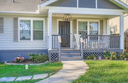 Westside House | Designer Furnished and Remodeled 3BR in Westside Atlanta - Office, Yard, Deck