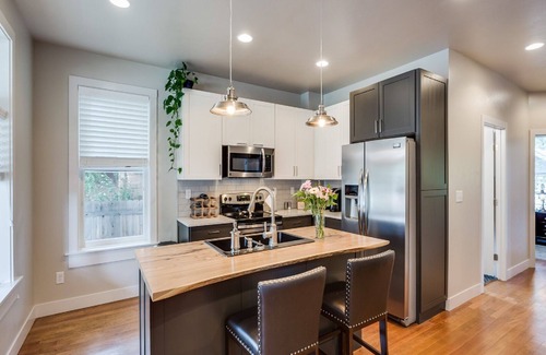 Fort Collins House | Designer Retreat in Old Town! Perfect for CSU parents.Walk everywhere