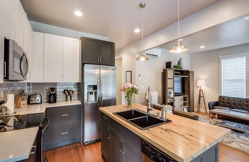 Fort Collins House | Designer Retreat in Old Town! Perfect for CSU parents.Walk everywhere