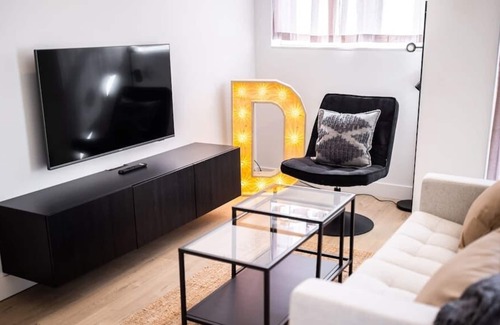 Delfshaven Apartment | Desirable 1 Bedroom Apartment 52 m2 -NB304D-