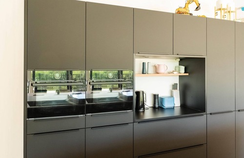 Municipality of Zeewolde House | Detached 10-person villa with fenced garden, trampoline, modern kitchen and private swimming dock