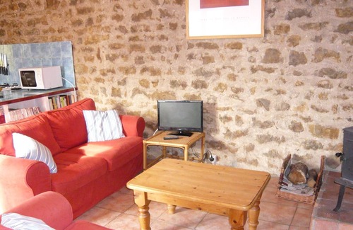 Saint-Jean-de-Trezy Cottage | Detached former winemaker's cottage in a delightful & panoramic setting