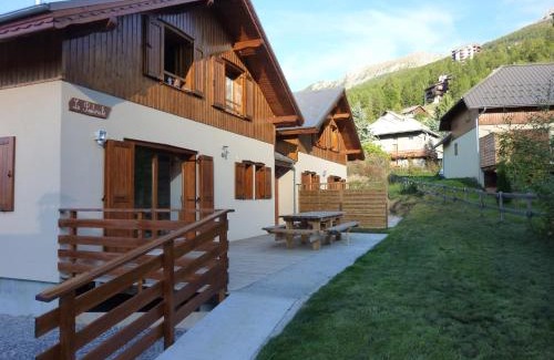 Les Orres Ski Chalet | Deux grands chalets communicants