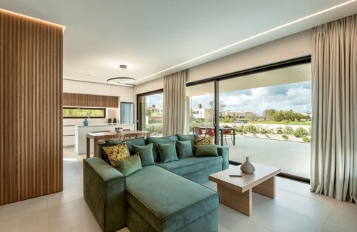 Pyrgos Psilonerou House | Deux Olives Luxurious Villa