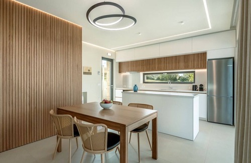 Pyrgos Psilonerou House | Deux Olives Luxurious Villa