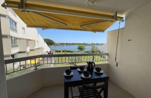 Saint-Andre-Lachamp Apartment | Deux pièces rénové avec terrasse, parking privé à Port Camargue - FR-1-250-173