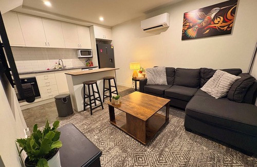 Devonport Apartment | Devonport CBD Modern Loft