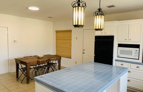 Bandera Cabin | DH RIVER LODGE! Gather your herd here!