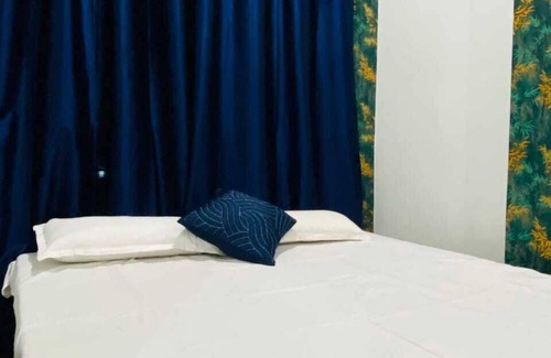 Varanasi House | Dhanwantri Niwas Guest House By GRB