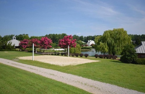 Berkeley Villa | Diamond Resorts The Historic Powhatan Resort - 2 Bed Accessible Roll in Shower