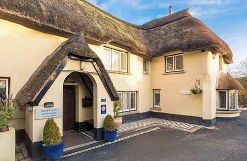 Black Torrington Villa | Diamond Resorts Woodford Bridge Country Club - Club Suite