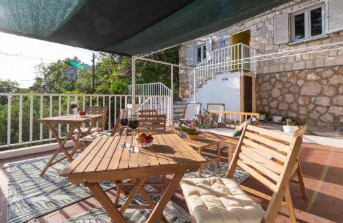 Lozica House | Diamond Sea - Vacation House with Private Parking and a Big Terrace over the Sea
