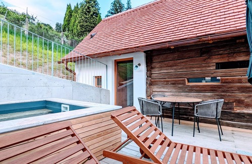 Stainz Ski Chalet | dieKELLERSTÖCKL - typical styrian chalet in the Schilcher wine region
