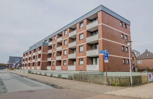 Westerland Apartment | Diese Gemütliche 1-zimmer-whg. Liegt in der Elisabethstr. 14/Haus "eidum" im 1. Og., Gleich Neben Hotel "utland", nur Wenige Fussschritte zum Stranübergang ,zur Fussgängerzone und Vielen Einkaufsmöglichkeiten. Das App. Besteht aus Einem Wohn