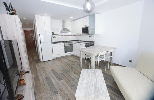 Salou City Centre Apartment | DIFFERENTFLATS Eucalyptus