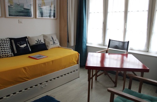 Dinard Apartment | Dinard Hyper Centre 400m Plages Beau Studio Wifi