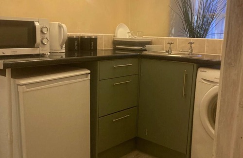 Llanrhaeadr-ym-Mochnant Apartment | Dine & Rest, 1 bedroom apartment at little India