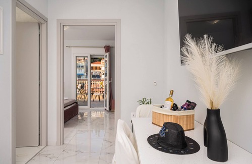 Samos Apartment | Dioni, Central Luxury Apartment in Samos Town