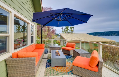 Bremerton House | Direct Beach Access: Getaway on Port Orchard!