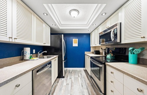 Siesta Key Condo | Direct Beachfront Delight by Beachside Management