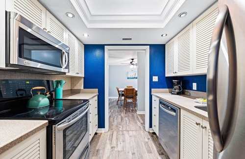 Siesta Key Condo | Direct Beachfront Delight by Beachside Management