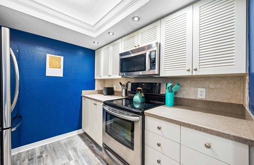 Siesta Key Condo | Direct Beachfront Delight by Beachside Management