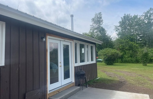 Salisbury Center Cabin | Direct Lakefront Cabin with 3 bedrooms! Serene Getaway!