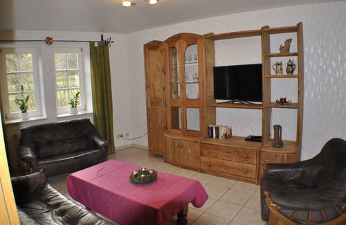Gellershausen Apartment | Directly at the National Park Kellerwald-Edersee - Guest gift: "MeineCardPlus" 100 sqm