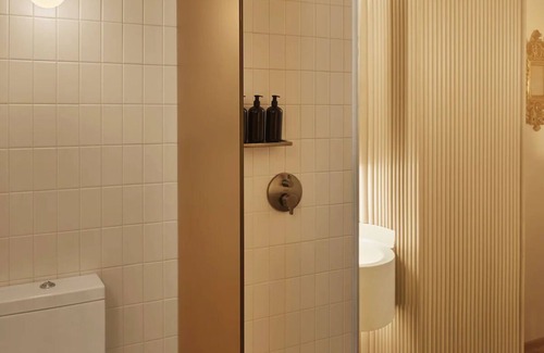 Bowery Hotel | Discover Chic Comfort with Stunning City Views and Rooftop Access