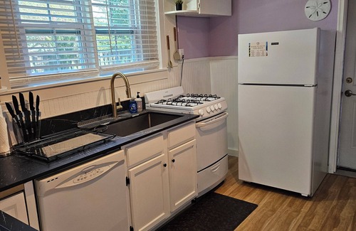 Long Beach House | Discover Gulf Coast/Long Beach 2 bdrm/1 bath Oasis