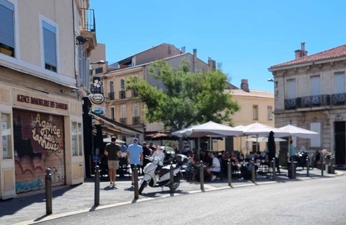 7th Arrondissement Apartment | Discover Marseille by the sea in this superb apartment