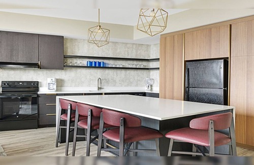 Downtown Atlanta Resort | Discover Southern Charm and Urban Excitement at Wyndham Atlanta – 1 Bd Deluxe