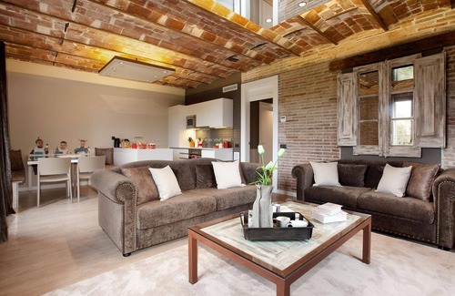 Sant Antoni Apartment | Discover the Magic of Barcelona! Blow up your Insta!