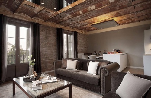 Sant Antoni Apartment | Discover the Magic of Barcelona! Blow up your Insta!