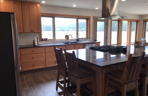 Lincoln County Cabin | Discover this Gorgeous Cottage Situated Along the Tobacco River!