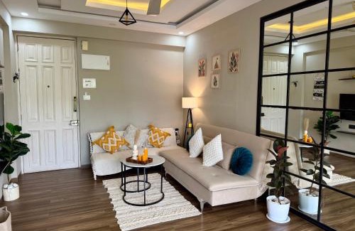 Siolim Bed & Breakfast | Dishney Den-Luxe 1BHK Stay with pool near Anjuna & Thalassa