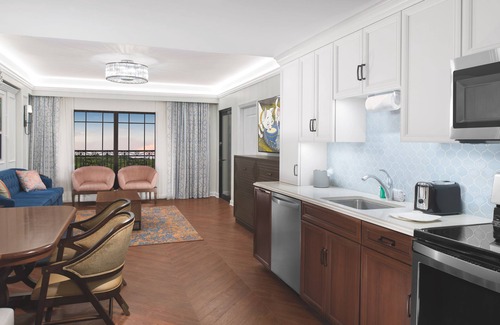 Bay Lake Hotel | Disney's Riviera Resort