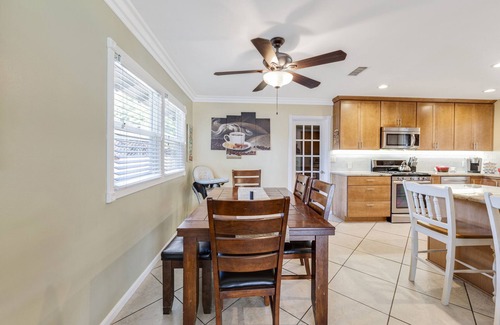 Santa Ana House | Disneyland, Beach and Much More!