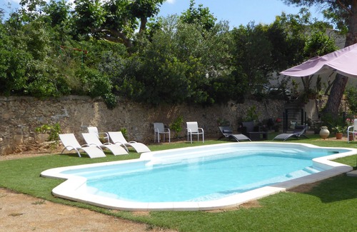Salleles-d'Aude Apartment | DIVINE ETOILE Gîte vignoble domaine de l'herbe sainte proche Canal du Midi