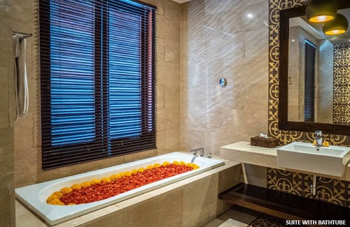 Batu Bolong House | djabu Echo Beach Hotel