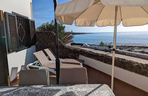 Playa Honda House | Dlx-Bungalow 1st row, dreamlike private complex directly by the sea/pool/internet