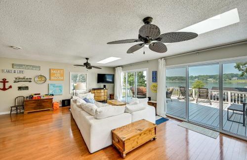 Union House | Dock and Kayaks Lake-View Home, 29 Mi to Notre Dame