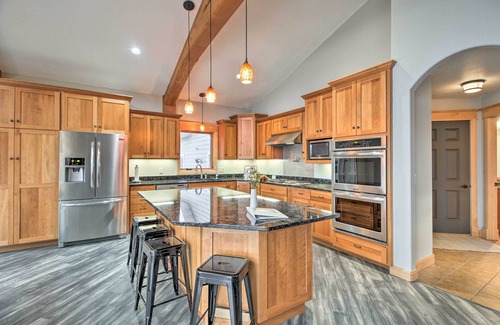 Alexandria House | Dock, Hot Tub & Game Room: Luxe Lake Latoka Home