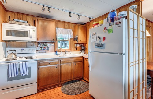 Town of Jerusalem Cottage | Dock & Rowboat: 'beechnut Bungalow' on Keuka Lake