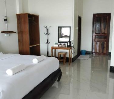 Don Det House | DODAND Studio & Sunset Riverside Guesthouse